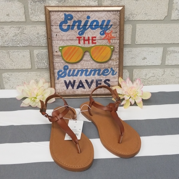 Universal Thread Shoes - T Strap Sandal